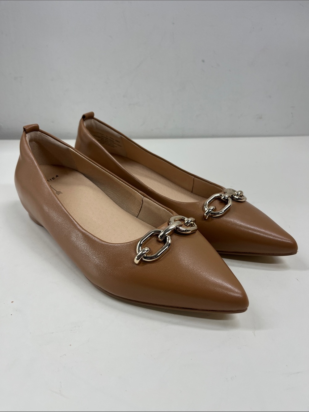 NEW FRANKIE4 Women's London Tan Pointed Toe Flat Size 9 - Picture 2 of 8